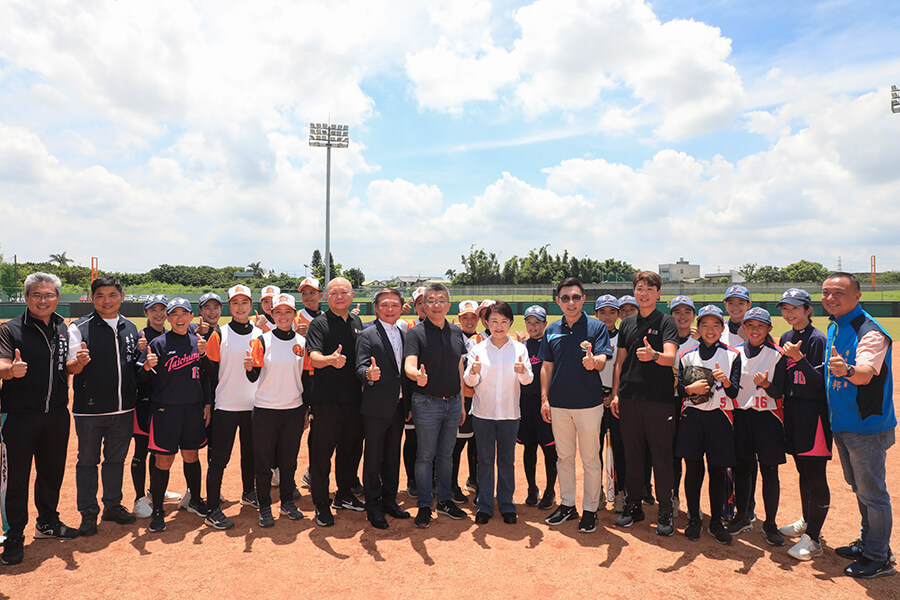 全國首座台中國際壘球園區啟用 盧市長：讓世界看見台灣壘球能量