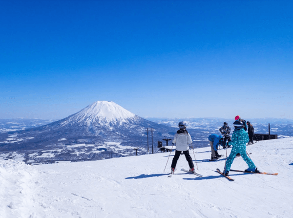 「 北海道滑雪 」體驗粉雪夢幻世界的絕佳機會