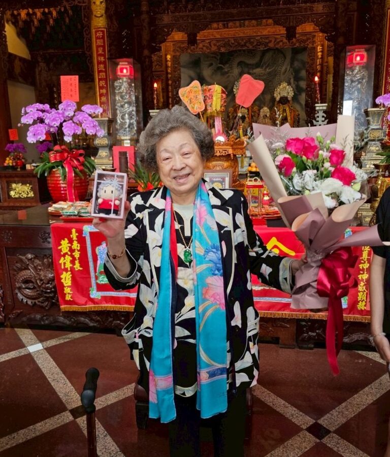 挺偏鄉孩子上世界舞台！仁安宮董座伉儷長期支持助台南學子奪FTC世界機器人大賽評審團特別獎