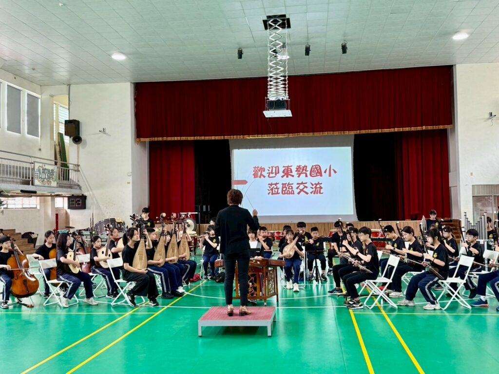 中市客委會推廣客家文化音樂 東勢國小前進金門以國樂會友 中市客委會推廣客家文化音樂 東勢國小前進金門以國樂會友