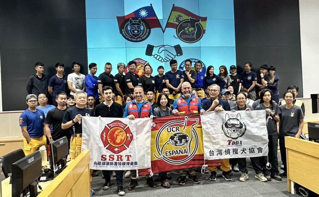 台西跨國打造國際搜救犬訓練營 汪喵星球強力後援補給挺毛英雄 台西跨國打造國際搜救犬訓練營 汪喵星球強力後援補給挺毛英雄