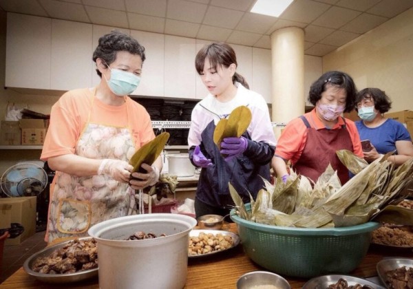 高虹安送端午香包超過30元?!竹市議員嗆綠營：爆料前先照照鏡子！