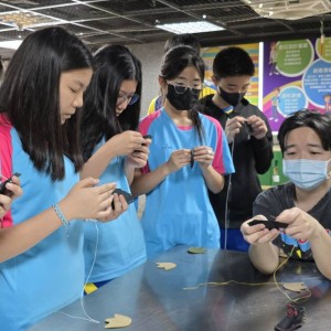 明德國中「傳承創新愛基隆」教育會考後體驗製鞋產業