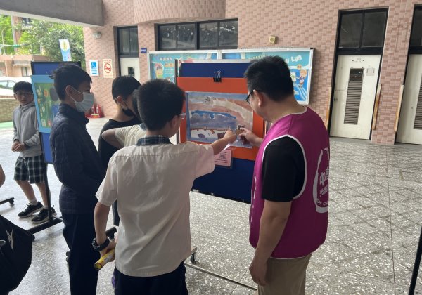 武崙國小舉辦「愛~無限的可能」生命畫展 感動全場