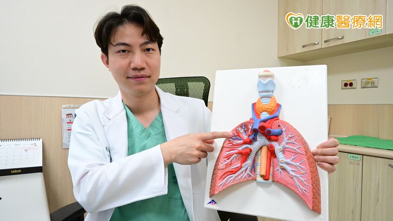 老菸槍自詡歌王愛獻唱 頻頻狂咳、中氣不順竟是癌王找上門 老菸槍自詡歌王愛獻唱 頻頻狂咳、中氣不順竟是癌王找上門