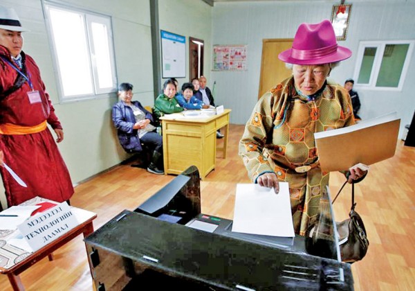 蒙古人民黨議會選舉投票前夕，執政聯盟獲得強力支持