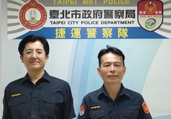 我不要回家  失智翁情緒低落拒搭車  妻不知所措  捷警暖心陪伴助返家