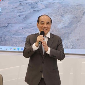 睽違60年王金平再披教袍   東海大學教授人生第一門學分課