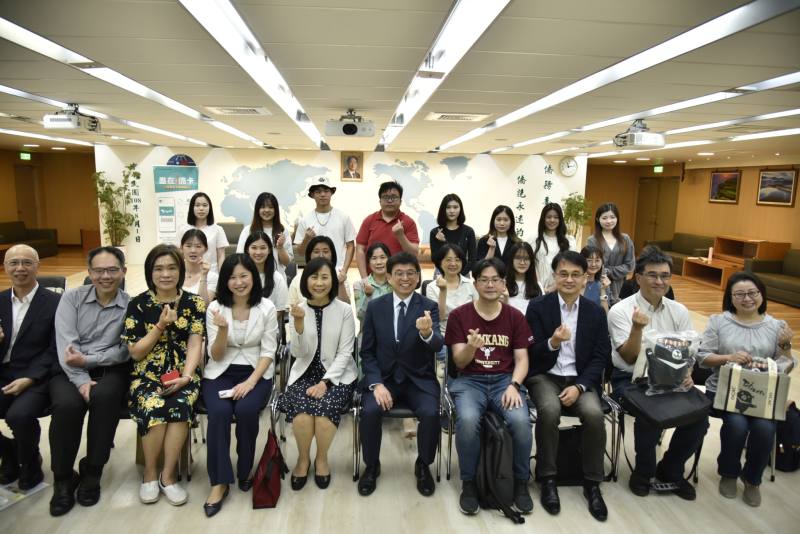 淡江大學師生拜訪僑委會 期許臺灣人才參與海外僑務 淡江大學師生拜訪僑委會 期許臺灣人才參與海外僑務