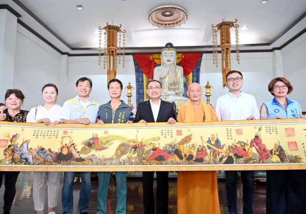 釋迦牟尼佛誕辰參拜 侯友宜感謝廟方長年投入公益