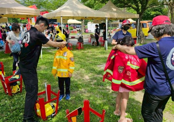 親子共學防災知識    新北小小消防員寓教於樂體驗