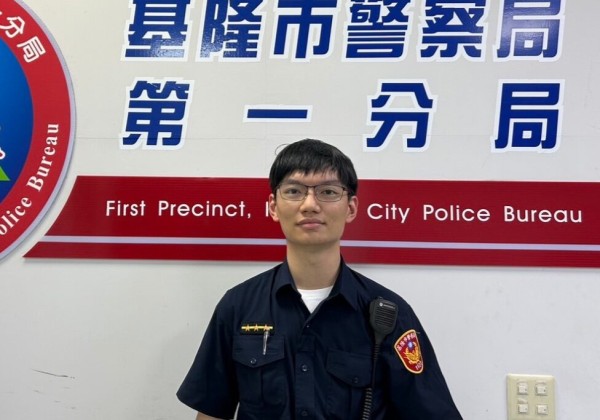 三歲童走失急哭找爸爸  暖警見狀安撫助團圓