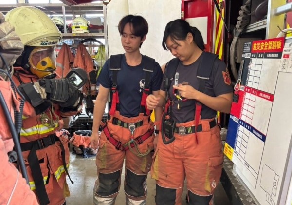 強化新進同仁火場求生！竹市消防局「火場生存訓練」開跑
