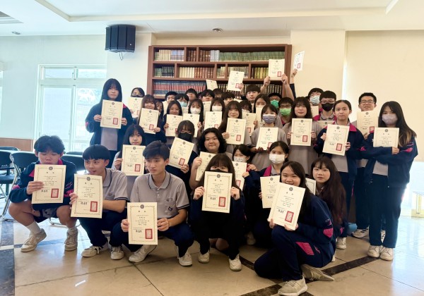 二信高中參加「Cool English 普技高口說達人」比賽獲佳績