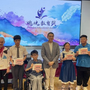 基隆市政府宴請總統教育獎家人及恩師場面熱鬧溫馨