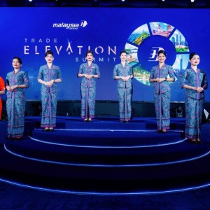 馬來西亞國際航空、MYCEB 與 LADA 攜手主辦 2025 Trade Elevation Summit「2025 萬象貿易高峰會」，蘭卡威盛大啟幕 推動 Visit Malaysia Year 2026 願景