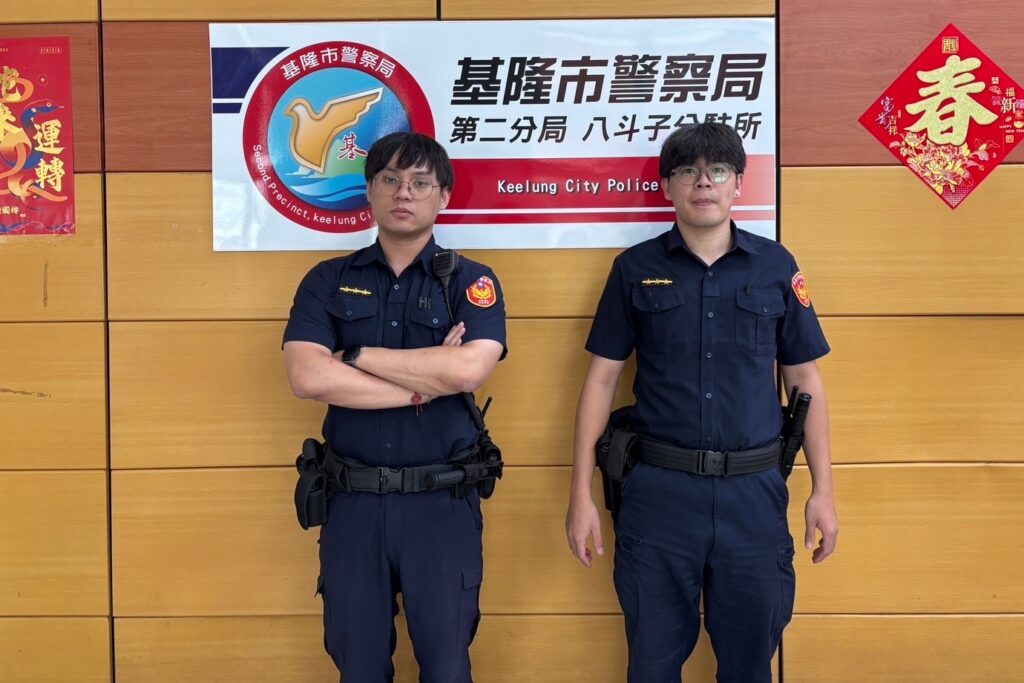 獨居老嫗身體不適 警消合力協助就醫 獨居老嫗身體不適 警消合力協助就醫