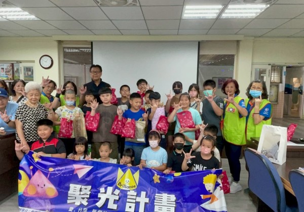 長興國小攜手救國團用愛聚光優化品格教育