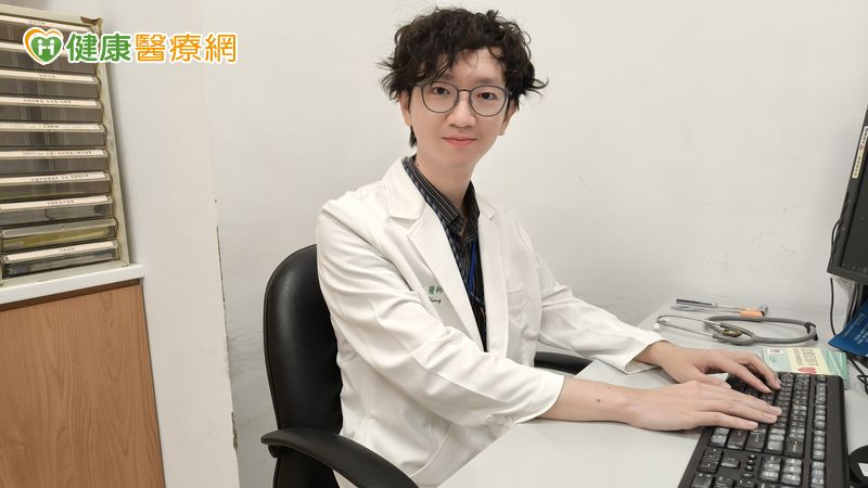 爸媽常忘東忘西是老化還是失智? 醫師教你「這樣判斷&照顧指南」 爸媽常忘東忘西是老化還是失智? 醫師教你「這樣判斷&照顧指南」