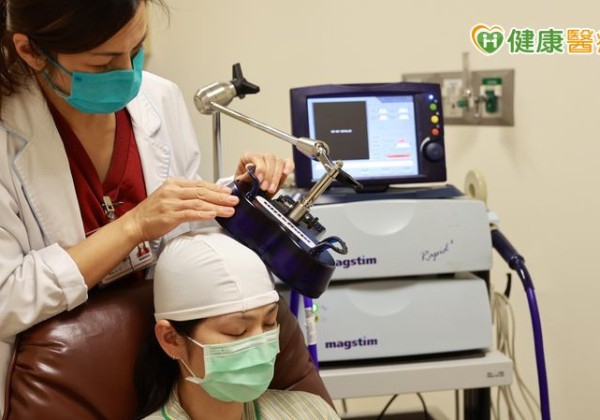 中風3年左腿無力竟能再動！　「這１非侵入式療法」助她重拾希望