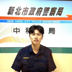 老翁臥地停止呼吸    中和警CPR搶回一命