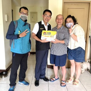關懷高齡弱勢榮民    臺北市榮服處長、總幹事送暖