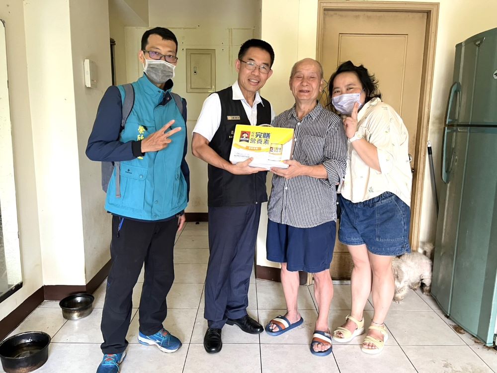 關懷高齡弱勢榮民 臺北市榮服處長、總幹事送暖 關懷高齡弱勢榮民 臺北市榮服處長、總幹事送暖
