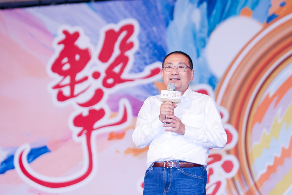 新北鼓藝節震撼登場 侯友宜擊鼓揭開序幕 新北鼓藝節震撼登場 侯友宜擊鼓揭開序幕