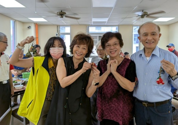 香包佳餚迎端午    板橋榮家滿滿溫馨祝福