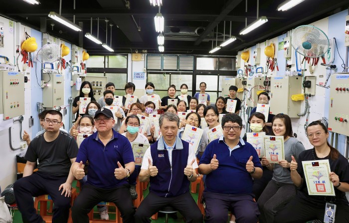 新北職訓x黎明技術學院 28位女性水電師傅報到! 新北職訓x黎明技術學院 28位女性水電師傅報到!