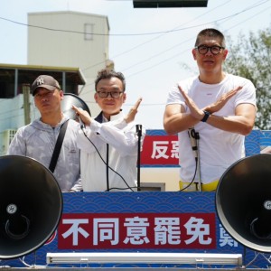 連勝文聲援鄭正鈐竹市車掃   四大眷村揮舞國旗熱情相挺