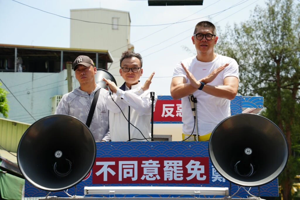 連勝文聲援鄭正鈐竹市車掃   四大眷村揮舞國旗熱情相挺