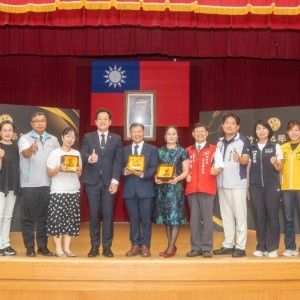 竹市中小學校長3榮退、8就職　邱臣遠：共同接棒領航，承擔育才重任
