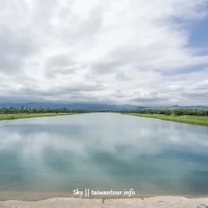 【台東森林公園活水湖】親子玩水景點與魚共游