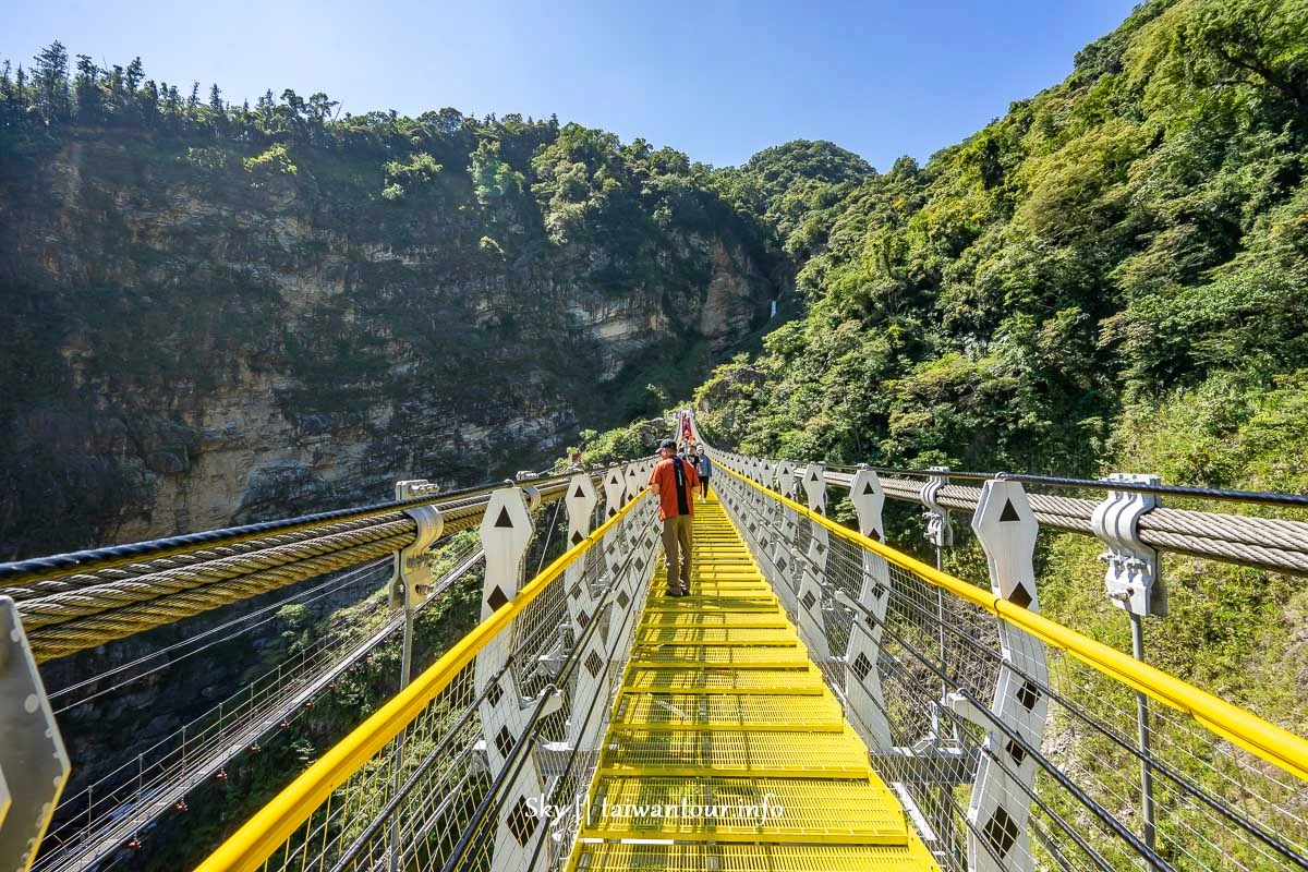 【南投雙龍瀑布七彩吊橋】完整攻略一日遊.預約接駁車！