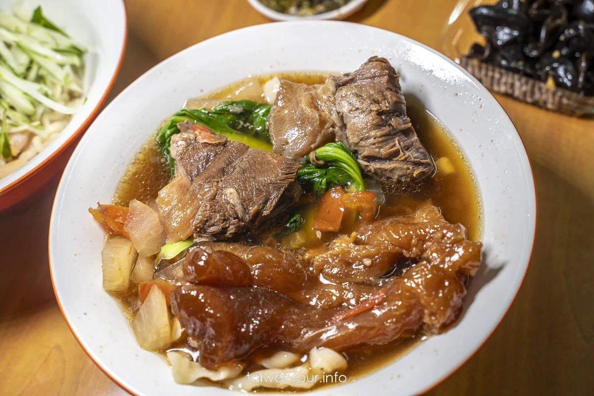 【半島牛肉麵】臺北牛肉麵冠軍推薦.菜單價格