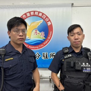 民宅頂樓竄濃煙  基警疏導交通助救災