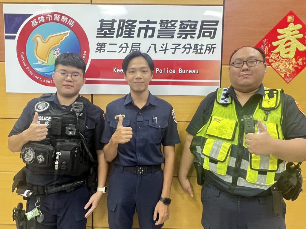 兩老翁接連路倒 基警出動急救援 兩老翁接連路倒 基警出動急救援