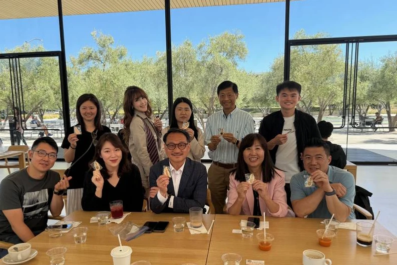 阮昭雄親訪Apple園區交流,海外青年僑胞展現「技術反哺」台灣熱忱