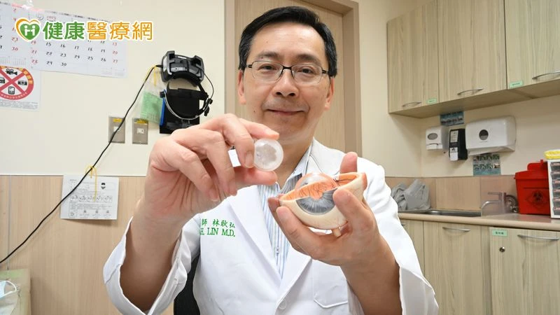 73歲婦誦經看不清怕念錯！竟是白內障惹禍　手術後視野如「開光」
