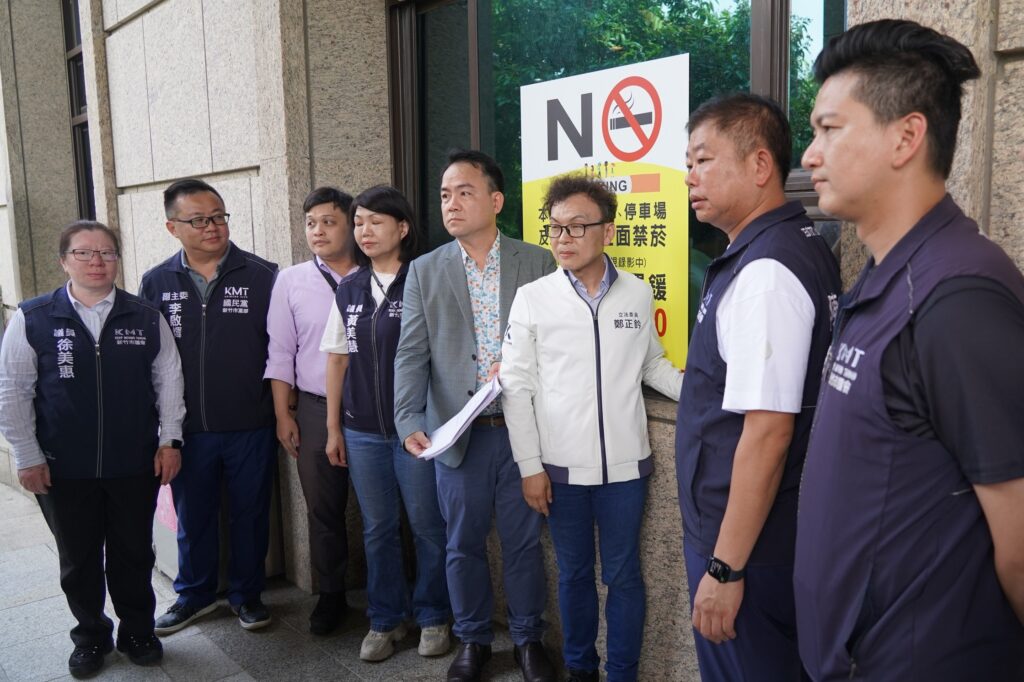 按鈴告發竹市綠營及罷團造謠抹黑 鄭正鈐:依法提告絕不姑息 按鈴告發竹市綠營及罷團造謠抹黑 鄭正鈐:依法提告絕不姑息