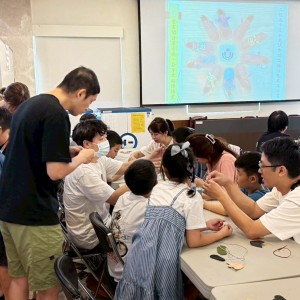 二信高中舉辦親子鞋作　活化圖書館空間設備促進社區共享