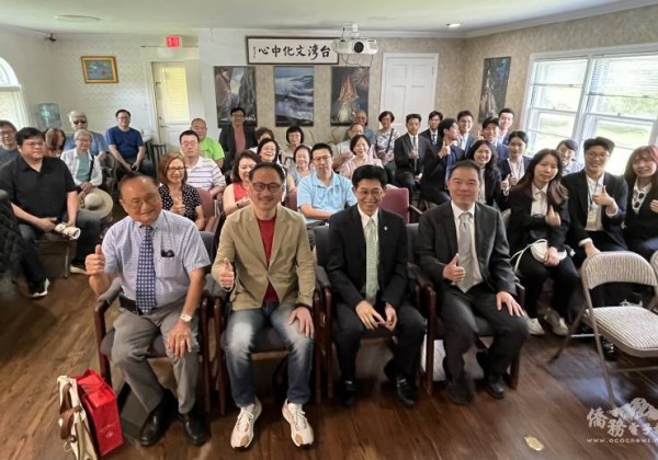 阮昭雄拜會華府基督長老教會及臺灣文化中心 搭僑計畫學生展現學習成果