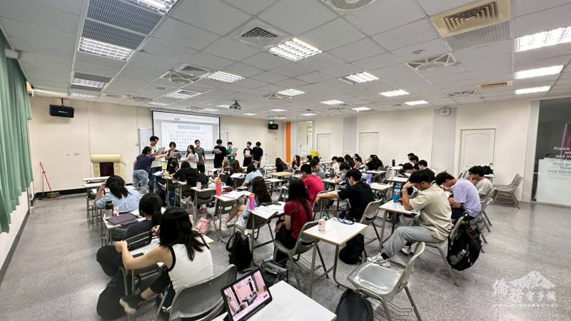 2025印輔班基礎學科課程完成 認識臺灣課程上場