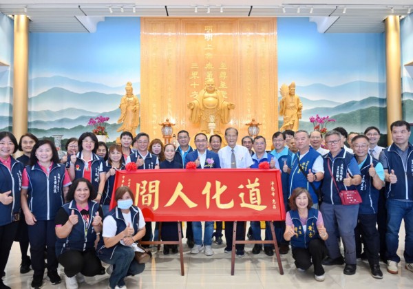 土城淨慈寺參拜 侯友宜祈願國泰民安 風調雨順