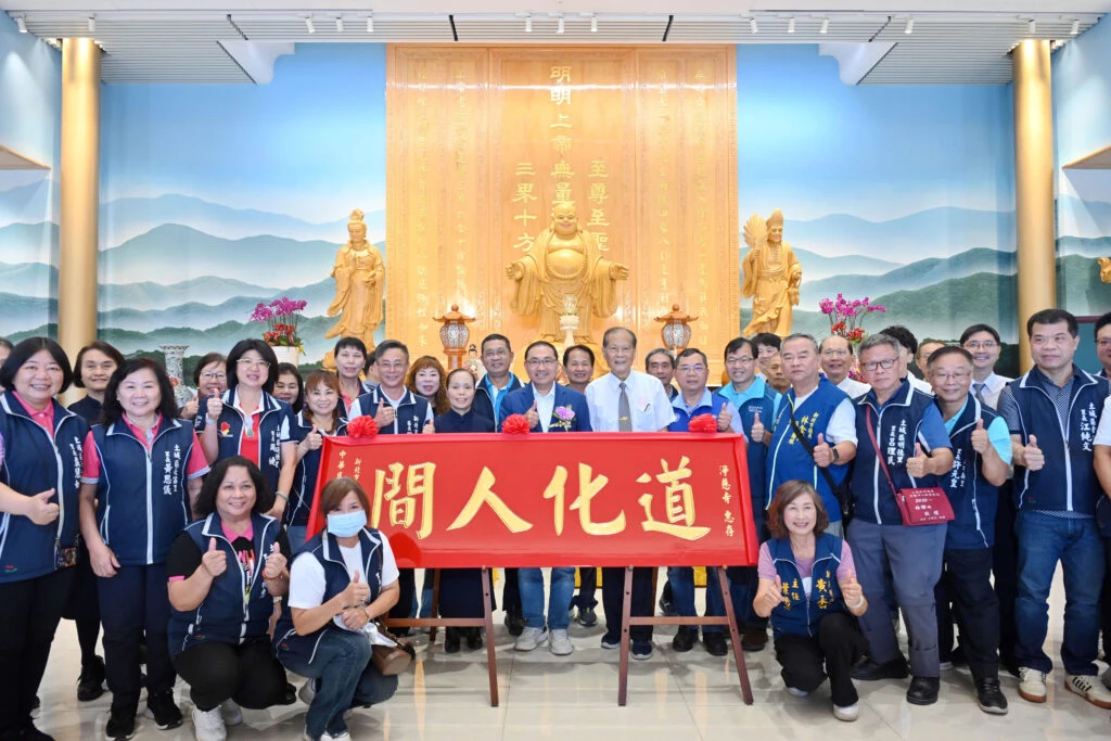 土城淨慈寺參拜 侯友宜祈願國泰民安 風調雨順