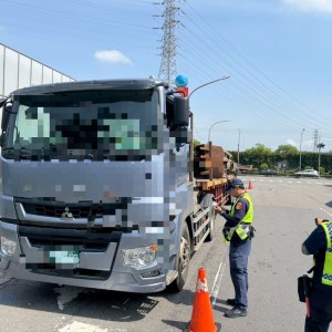 守護行的安全    中和警鐵腕取締大型車輛違規