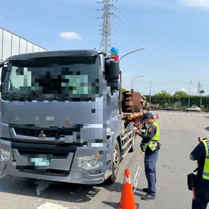 守護行的安全    中和警鐵腕取締大型車輛違規