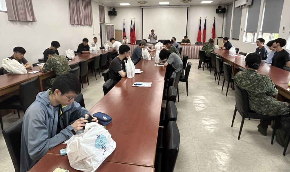 入營座談說明 何中南鼓勵多學習平安返鄉 入營座談說明 何中南鼓勵多學習平安返鄉