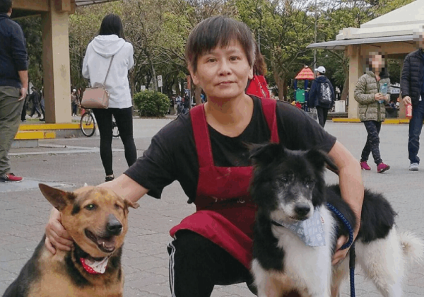 中和動保志工隊長黃新用陪伴守護每一隻毛寶貝